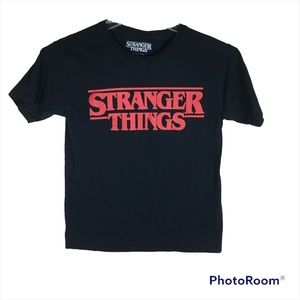 Stranger things black spell out graphic T-shirt